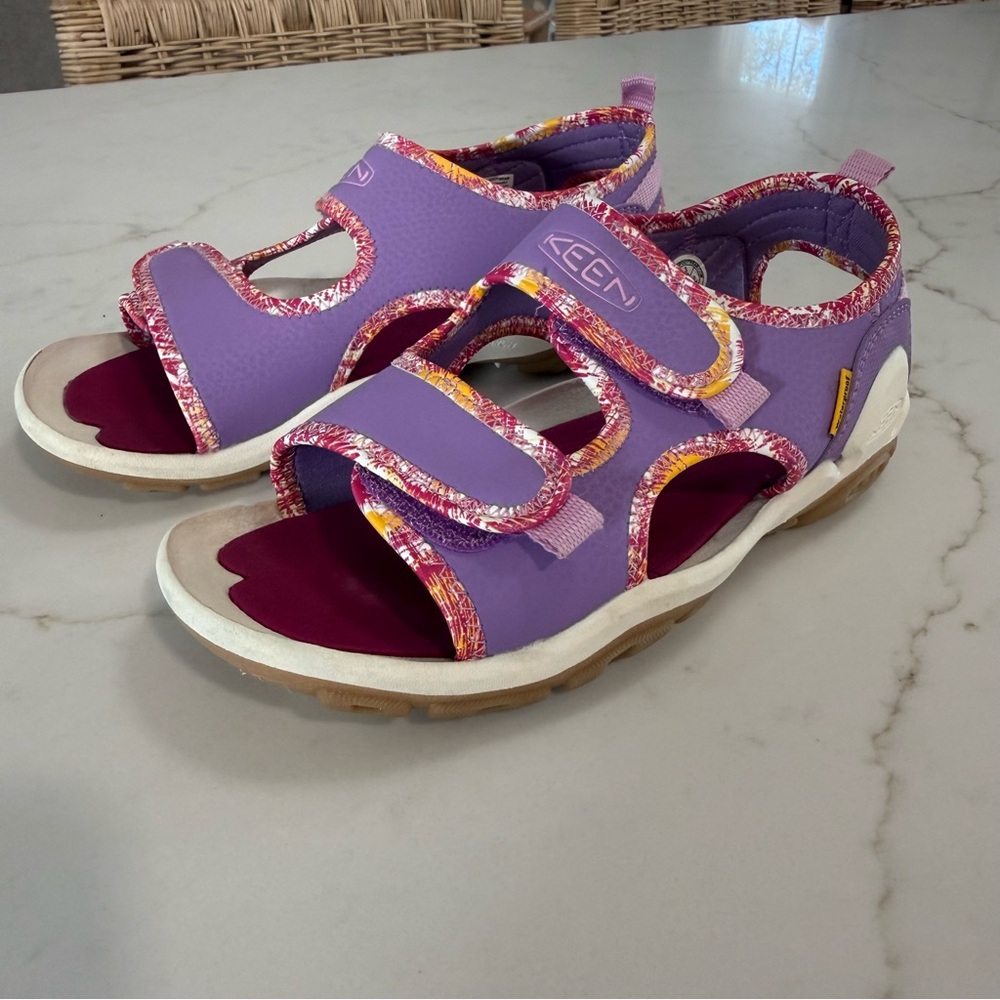 KEEN Knotch Creek Water Sandals Girls Youth US 3 EU 35 Purple Pink